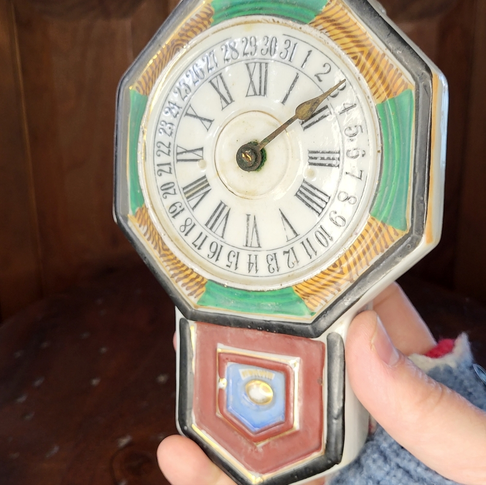 Clock Calender Wall Vase - Picture 12 of 13